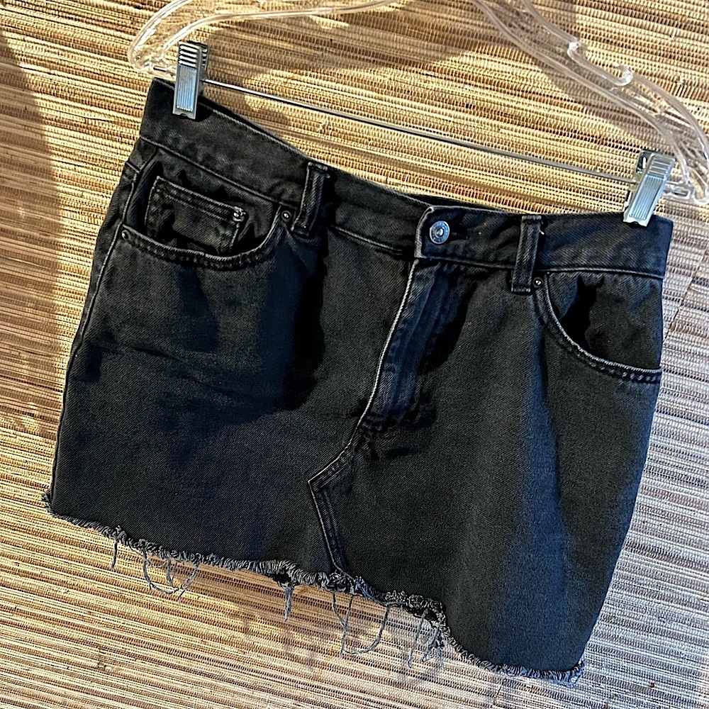 PULL&BEAR Black Mini Skirt